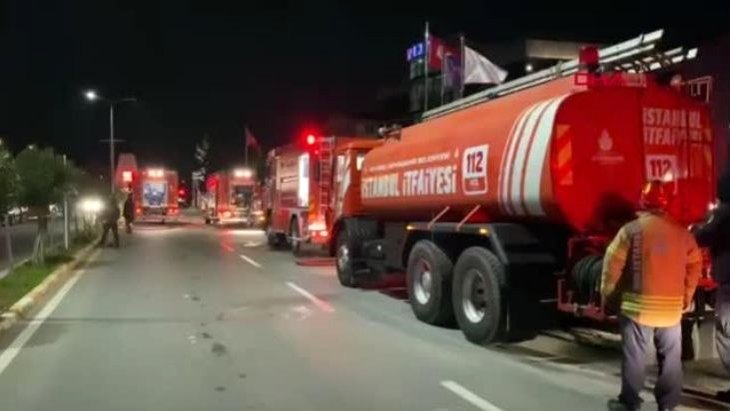 Tuzla'da mobilya fabrikasında yangın çıktı