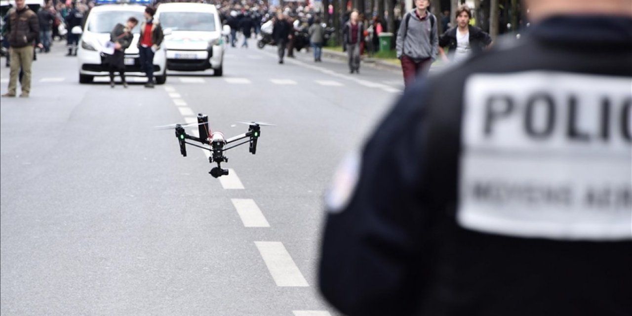 Fransa'da güvenlik güçlerinin drone kullanımı onaylandı