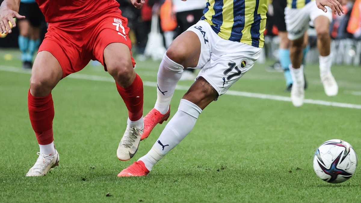 Fenerbahçe, Sivasspor'a Konuk Olacak