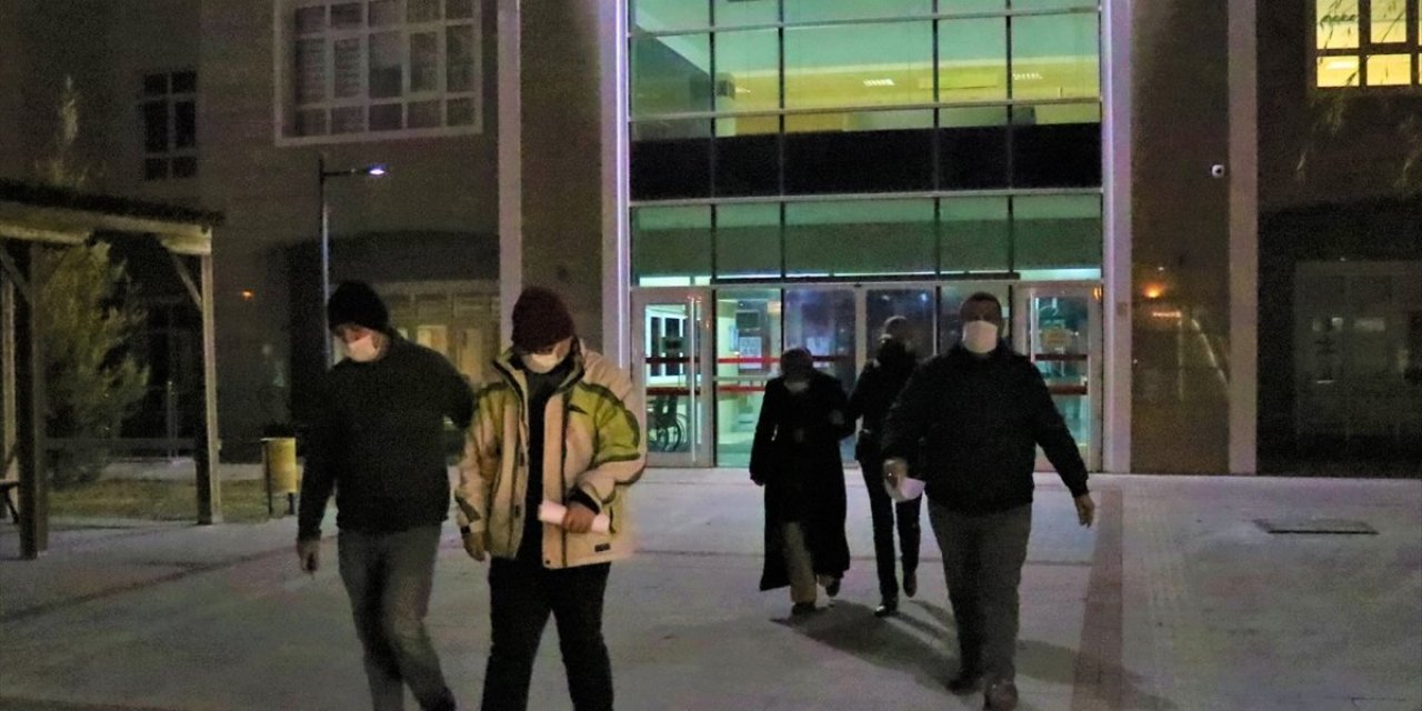 Burdur’da FETÖ'den gözaltına alınan 12 şüpheliden 2'si tutuklandı