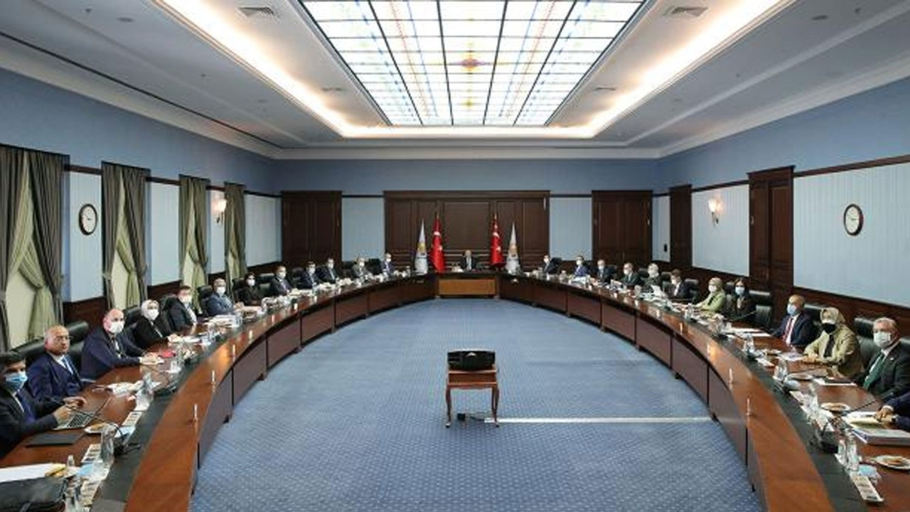 AKP MYK yarın toplanacak. İşte masadaki konular!!