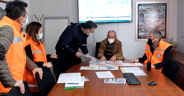 Yılmaz Büyükerşen Karla Mücadele Ekiplerinin Yanında