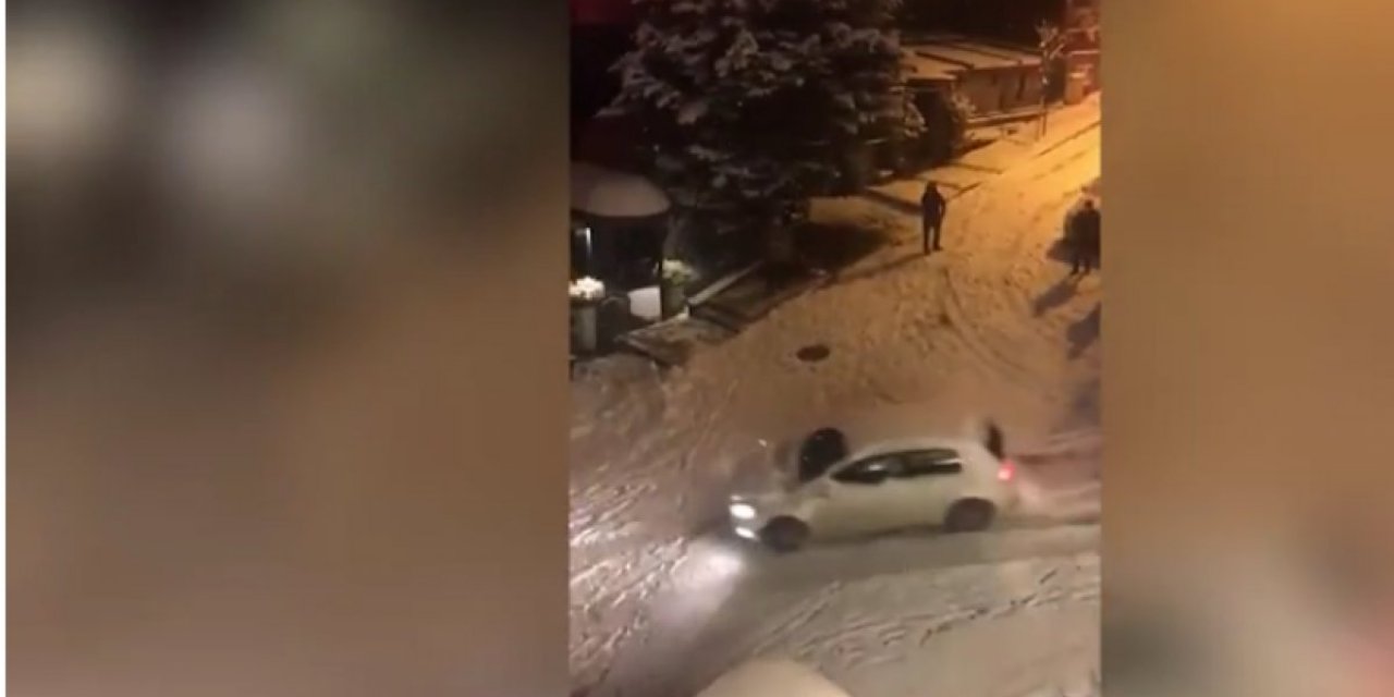 Şişli'de bir araç buzlanan yolda kaydı, çarparak durabildi