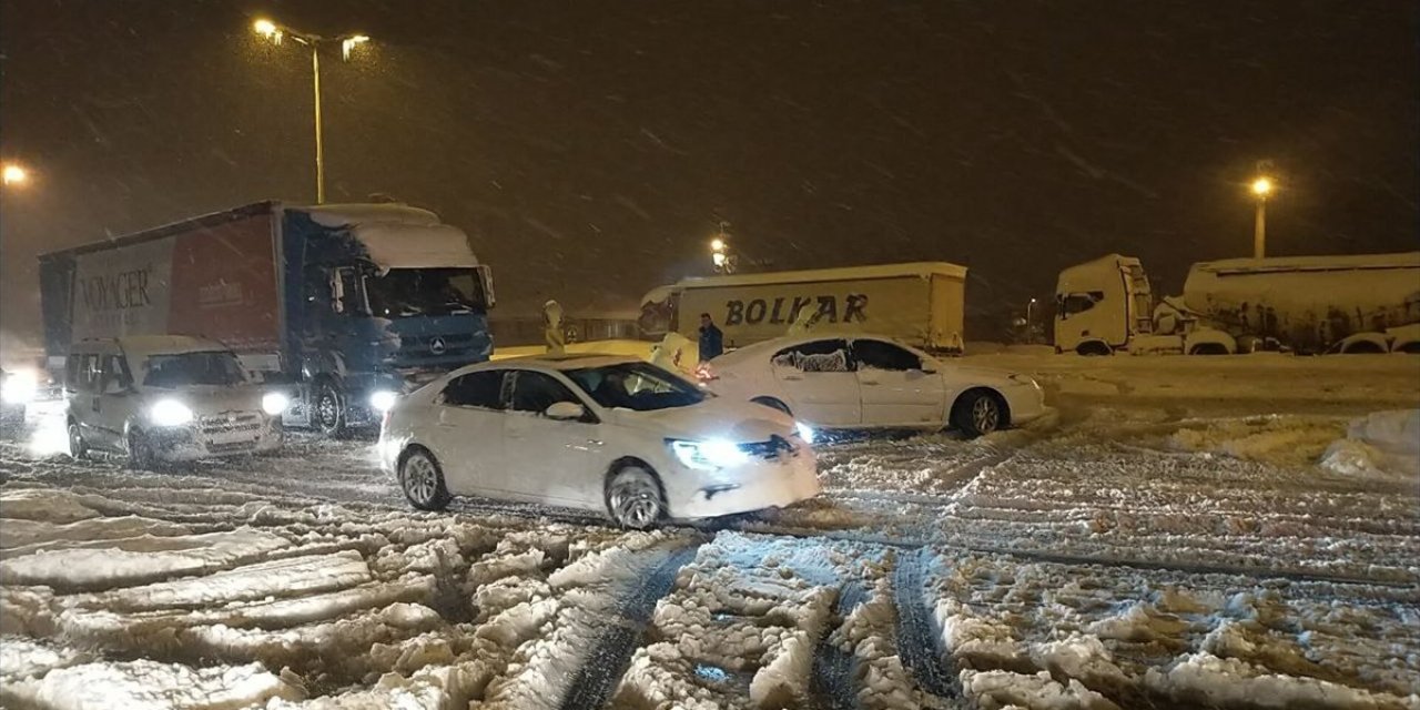İstanbul-Ankara kara ulaşımı durdu