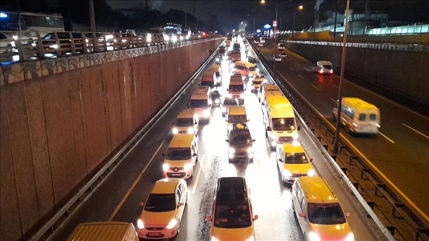 Anadolu'dan İstanbul'a ulaşım tırlar hariç trafiğe açıldı