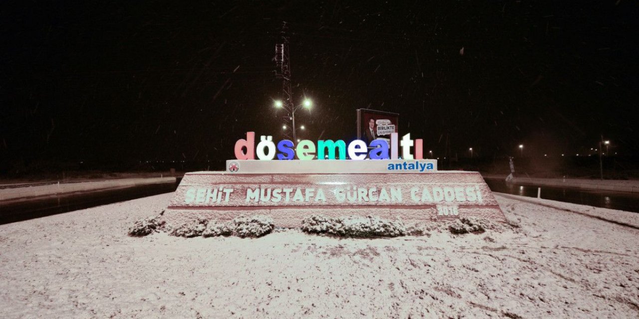 Antalya’da 29 yıl sonra kar sevinci