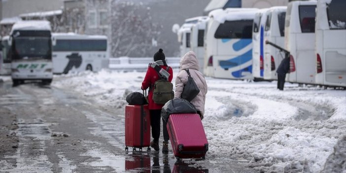 İstanbul'da Esenler, Harem Ve Tüm Cep Otogarlardaki Çıkışlar Yarın Sabaha Kadar Durduruldu