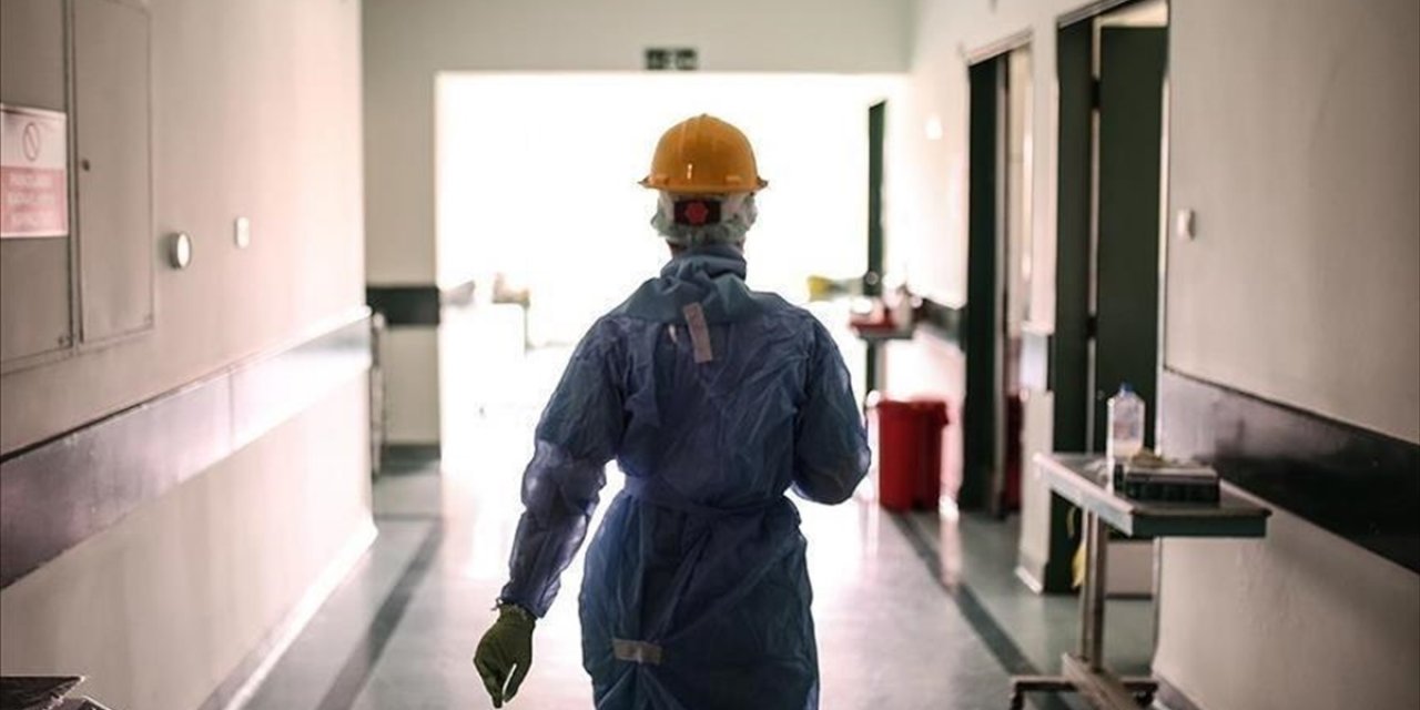 Türkiye'de 76 Bin 341 Kişinin Kovid-19 Testi Pozitif Çıktı, 174 Kişi Hayatını Kaybetti