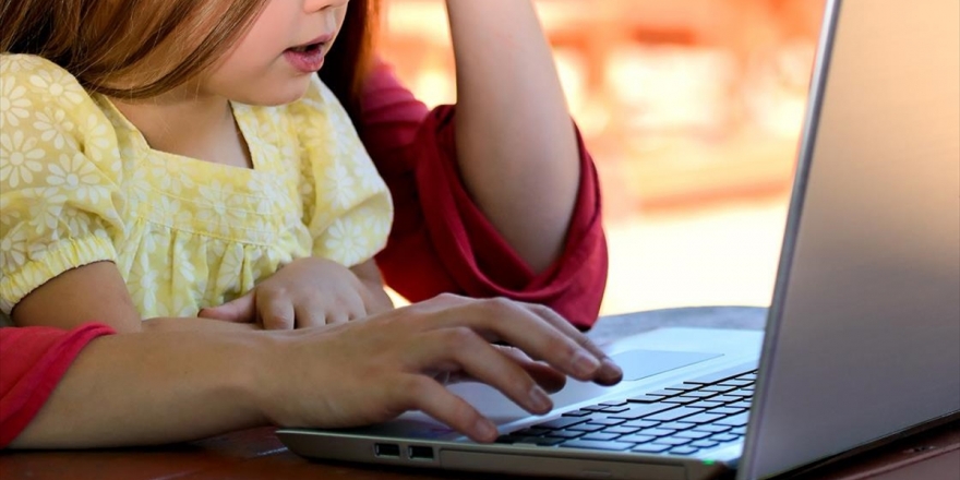 Ebeveynlere İnternette Güvenlik Ayarı Uyarısı