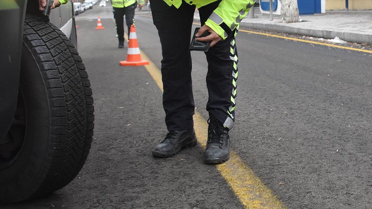 Lastik Seçimi Kış Koşullarında Sürüş Güvenliğini Etkiliyor