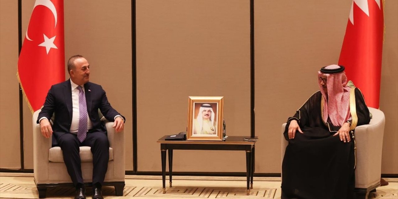 Dışişleri Bakanı Mevlüt Çavuşoğlu, Bahreyn'de Mevkidaşı Zeyyani İle Görüştü