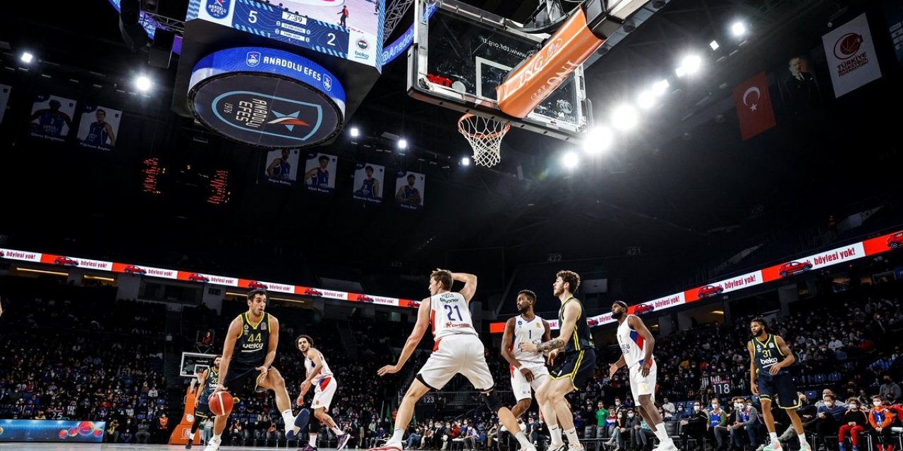 Anadolu Efes, Fenerbahçe'yi farklı yendi