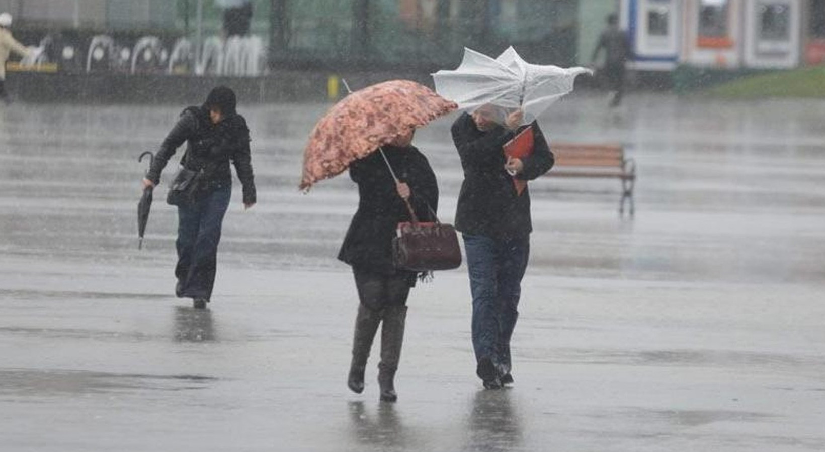 Meteoroloji’den 52 il için 'sarı', 'turuncu' kodlu uyarı. Yağmur, fırtına, kar... Bu hafta hava durumu