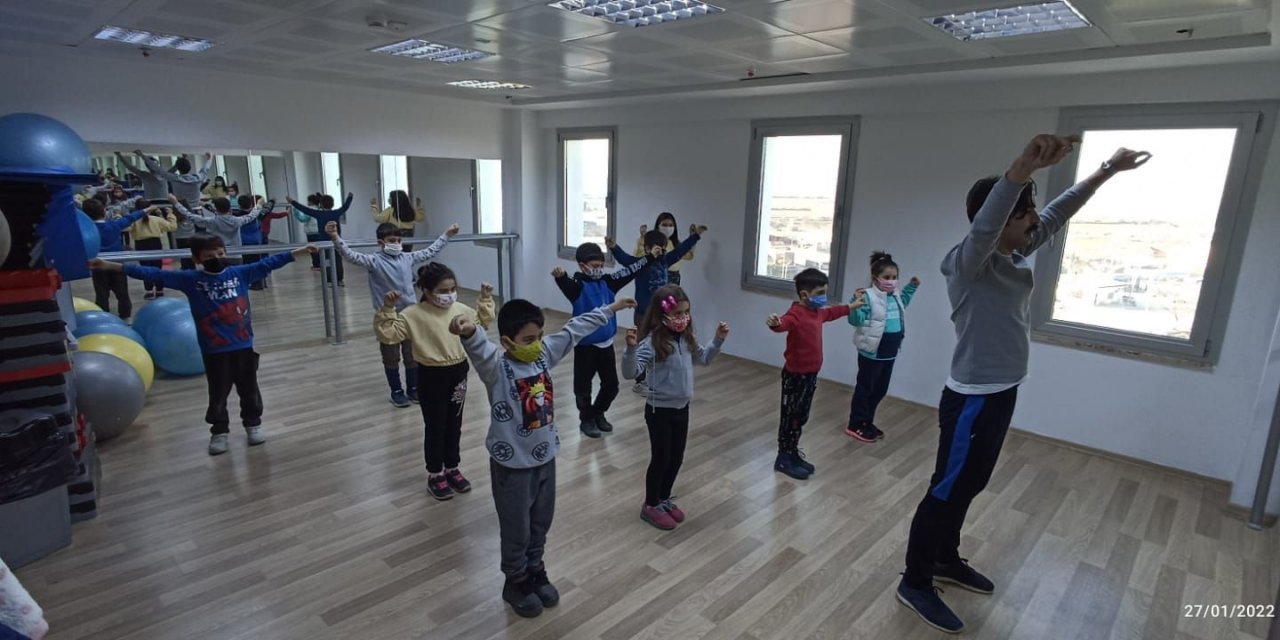 Aydın Büyükşehir Belediyesi’nin Kültür Merkezi, Koçarlılara yeni yetenekler kazandırıyor