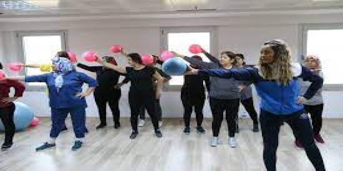 Aydın Büyükşehir Kocarlı Kültür Merkezi Her Yaştan Koçarlılıya Yeni Yetenekler Kazandırıyor