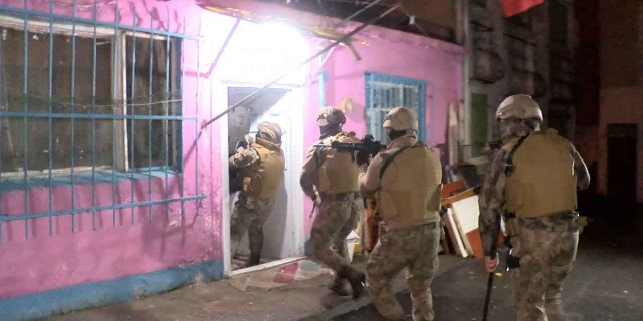 İstanbul'da uyuşturucu satıcılarına yönelik helikopter destekli operasyon