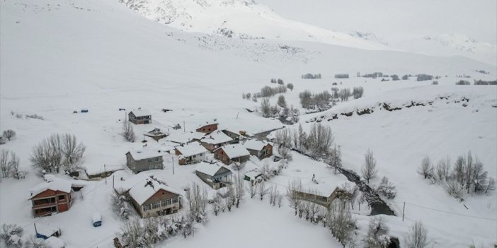 Ovacık'taki Çiftçiler 2 Metreyi Aşan Karı "çile" Değil "bereket" Görüyor