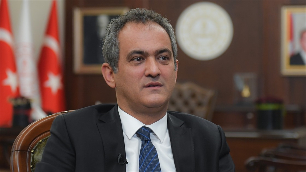 Milli Eğitim Bakanı Özer açıkladı: Artan vakalara rağmen eğitime ara vermeyeceğiz