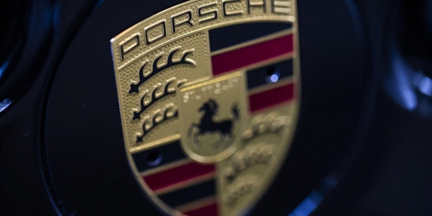 Porsche'ye Baskın
