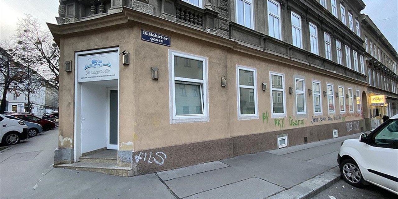 Avusturya'da Türklere Ait İki Camiye Terör Örgütü Yandaşlarınca Saldırı Düzenlendi