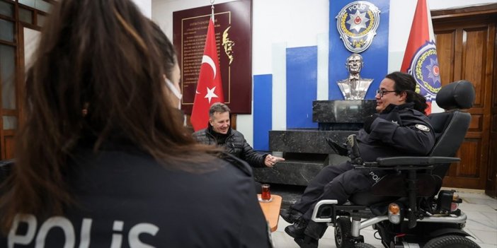Polislik Özlemini Her Gün Gittiği Karakolda Gideriyor