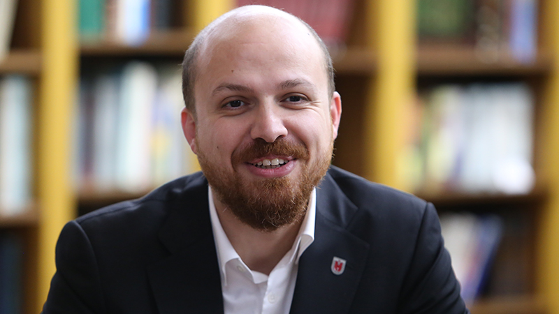 Bilal Erdoğan 'kurumlarını' böyle savundu: Adamın zaten yaratıcıyla sorunu var, bekleyebilir misin kurumlarımızı takdir etmesini