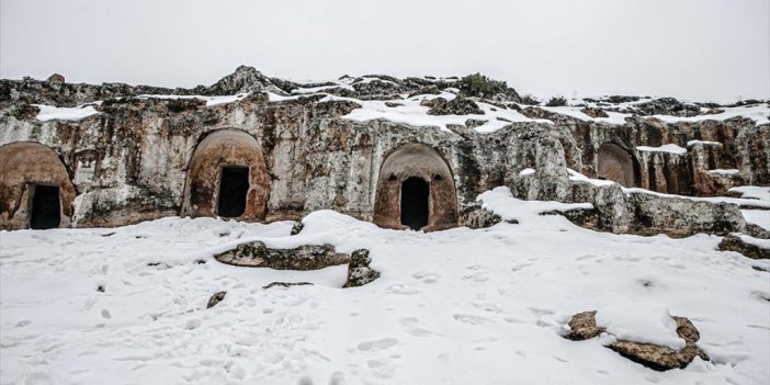 Gelinler Dağı Nekropol Alanı Beyaza Büründü