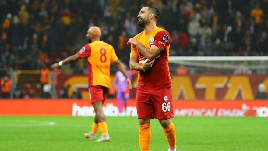 Arda Turan sert çıktı: ‘Şifreli kanaldan izlediğiniz kupaların sahibiyim’