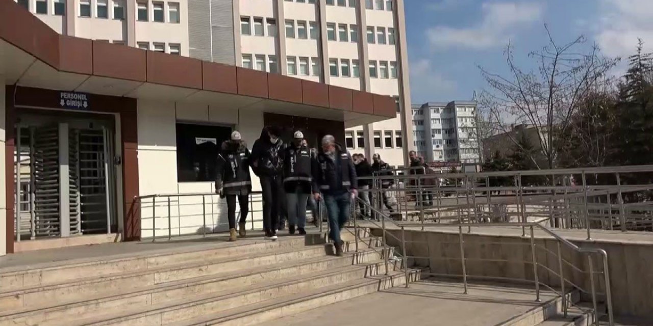 Gaziantep'te bir araca el yapımı patlayıcı atan şahıs tutuklandı