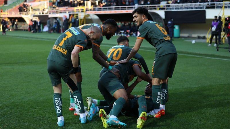 Alanyaspor penaltılarla çeyrek finalde! Adana Demirspor’u saf dışı bıraktı…