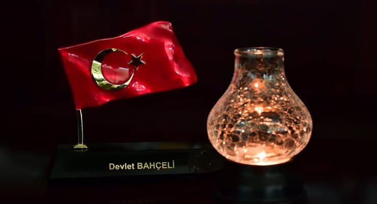 ‘Ödemezse elektriği kesilsin’ diyen Bahçeli CHP liderine kandil gönderilmesini istedi