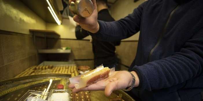 Kemeraltı Çarşısı Sokak Lezzetleriyle Turistik Cazibe Merkezi Oldu