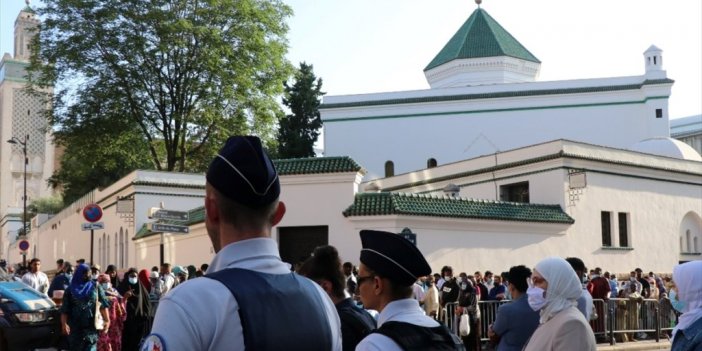 New York Times: Müslümanlar Fransa'yı Sessizce Terk Ediyor