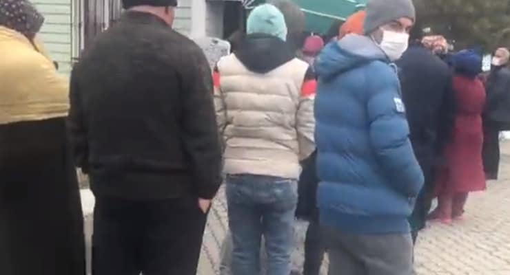 Niğde’de ucuz yağ kuyruğu: Eksi 5 derecede beklediler