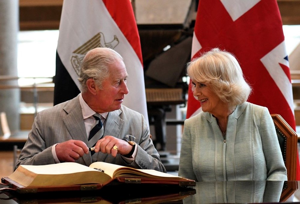 Prens Charles'ın ardından Düşes Camilla da virüse yakalandı