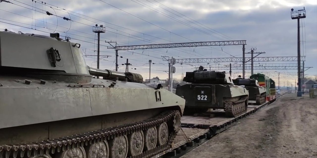 Rusya, tatbikattaki birliklerini sınırdan çekiyor