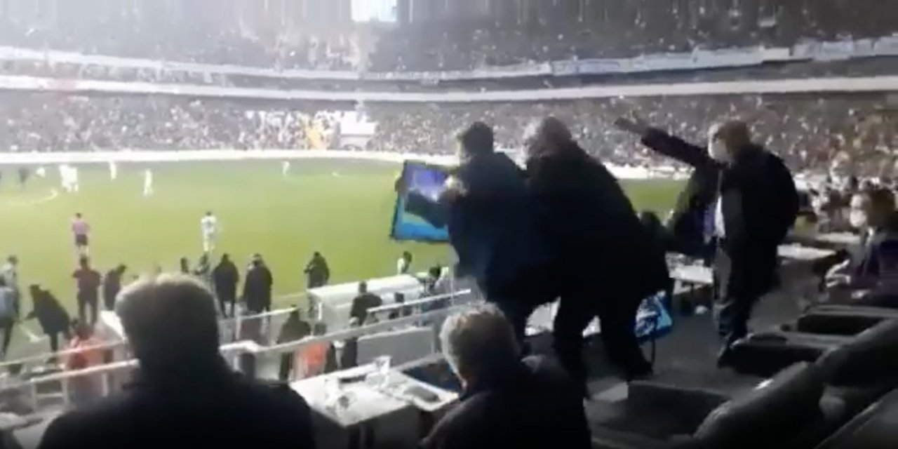 Murat Sancak, tribünde çılgına döndü