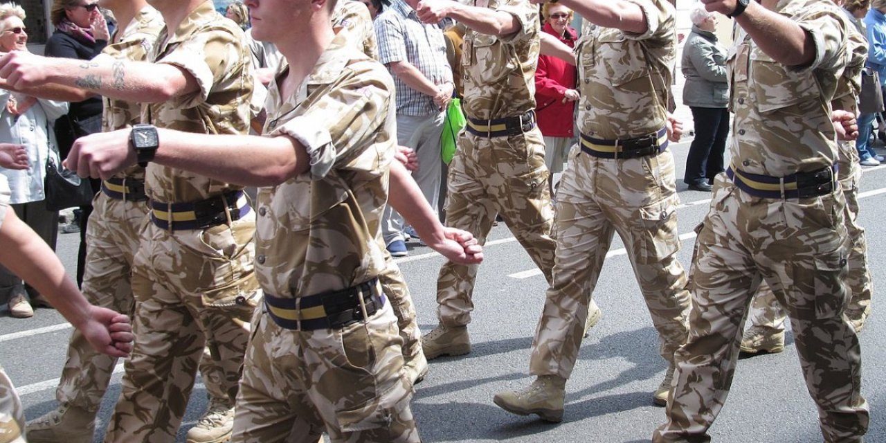 İngiltere'den Estonya'ya yeni asker sevkiyatı