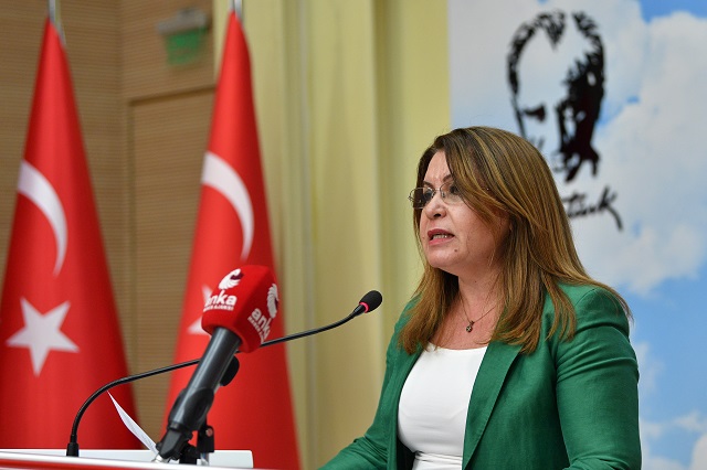 CHP'Lİ BİÇER KARACA'DAN "MEDENİ KANUN" MESAJI: "KADINLAR HİÇBİR HAKKINDAN VAZGEÇMEYECEK"