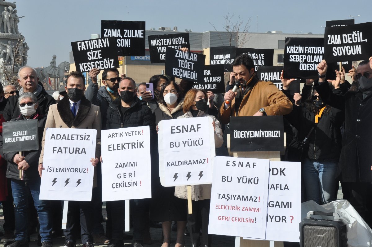 Zamlara karşı telefonlarını, hesap makinelerini yaktılar