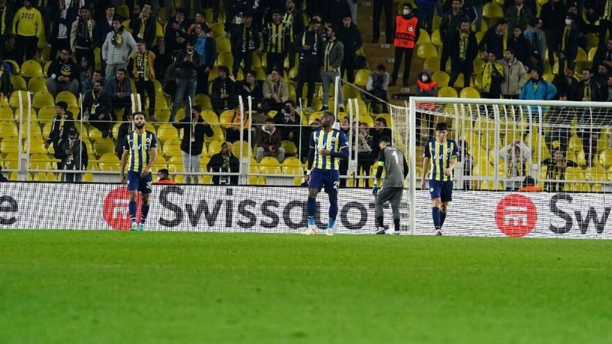 Fenerbahçe Slavia Prag’a yenildi, tur umutlarını rövanşa bıraktı
