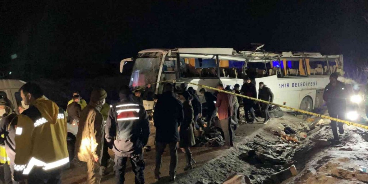 Çankırı'da yolcu otobüsü kaza yaptı