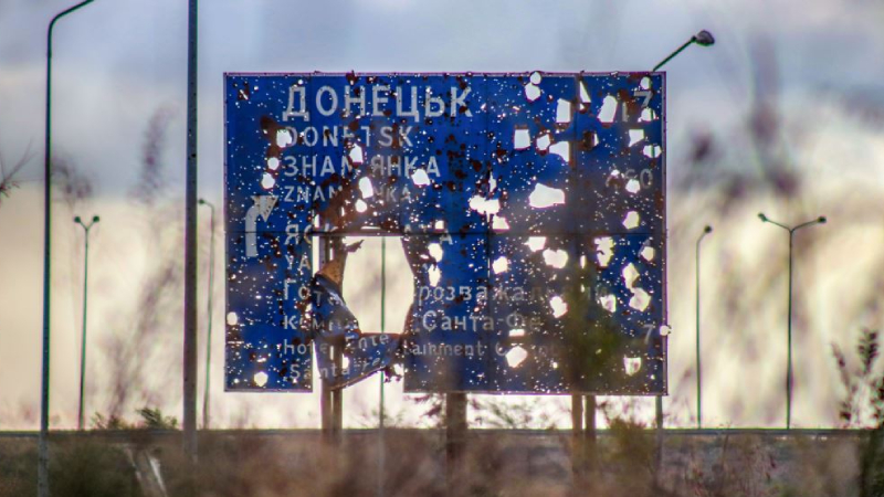 Reuters: Ayrılıkçıların kontrolündeki doğu Ukrayna kenti Donetsk'te patlamalar duyuldu