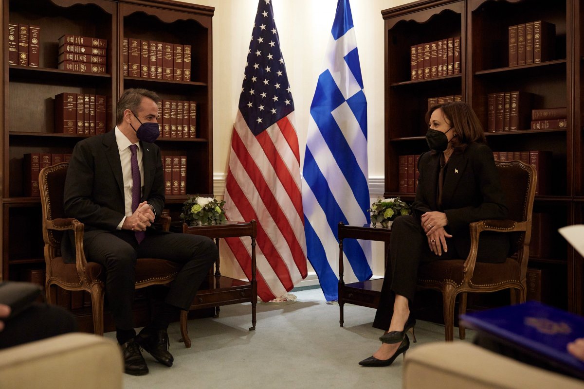 Miçotakis, Kamala Harris ile görüşmesinde asılsız iddialarıyla Türkiye'yi suçladı