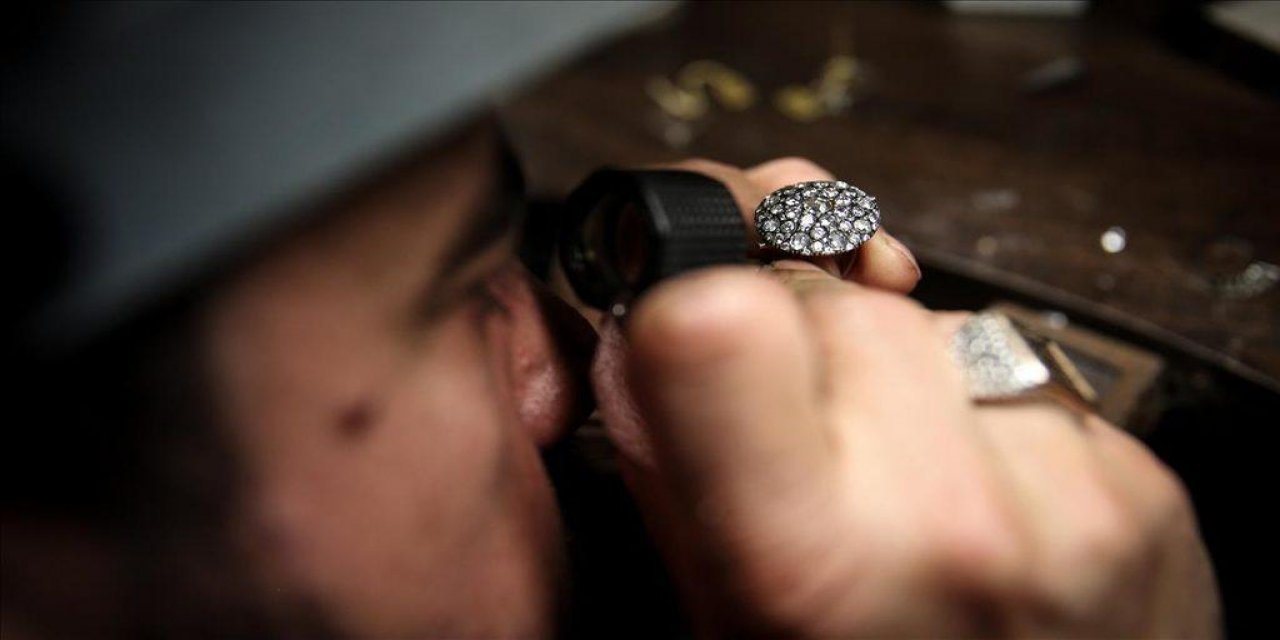 Pırlantada Türkiye'ye dev yatırım! Dünyanın en büyük fabrikası İstanbul'da açılıyor