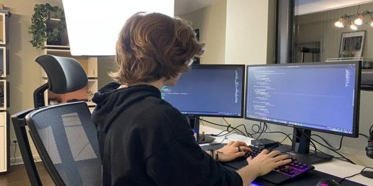 Dünya 17 yaşındaki İhsan Emre Özerdem'in peşine düştü!