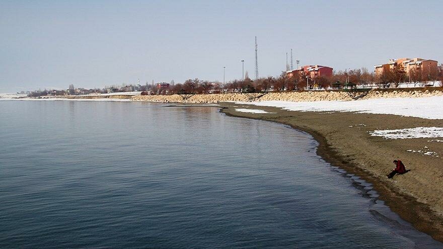 Uzmanlar uyardı: Van Gölü’nde çekilmeler devam edecek