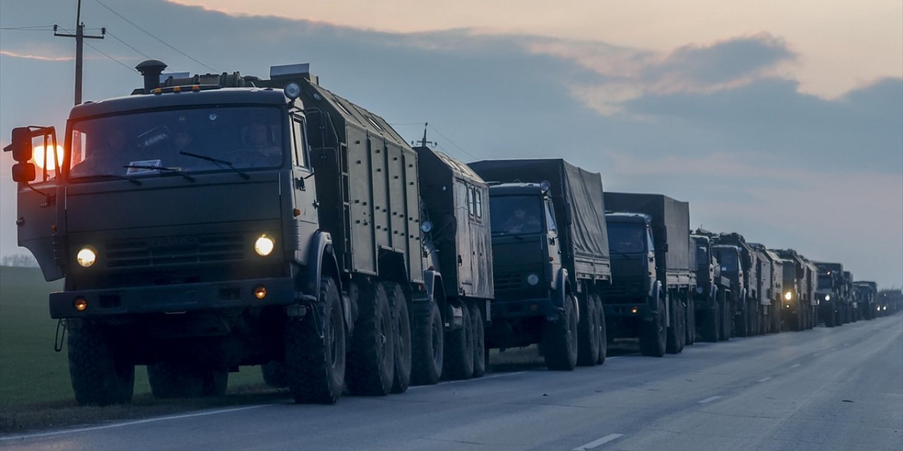Ukrayna'nın Donbas Bölgesi İstikametinde Rus Askeri Konvoyu Görüldü