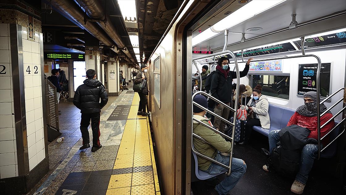 Abd'de Kovid-19'un Yayılmasını Önlemeye Yönelik Maske Önlemleri Gevşetilecek