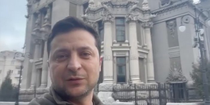 Zelenskiy, Ülkesini Terk Etmediğini Ve Rusya'ya Karşı Savaşacaklarını Bildirdi